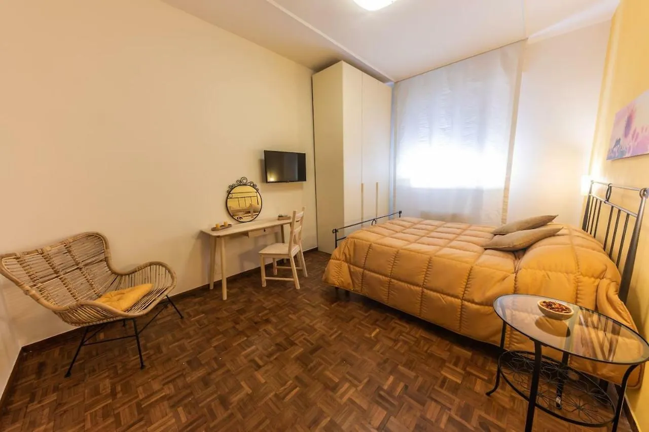 Downtown Bologna Apartment 0*,  意大利